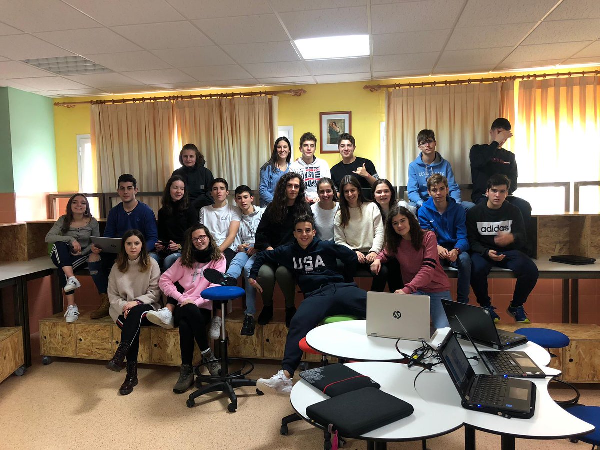 SoriaOn's tweet photo. Nuestro empresa al completoo!!!!!😁😁
#emprendizaje #soriaquierefuturo #soriaonwheels https://t.co/MX7XaQqTmX