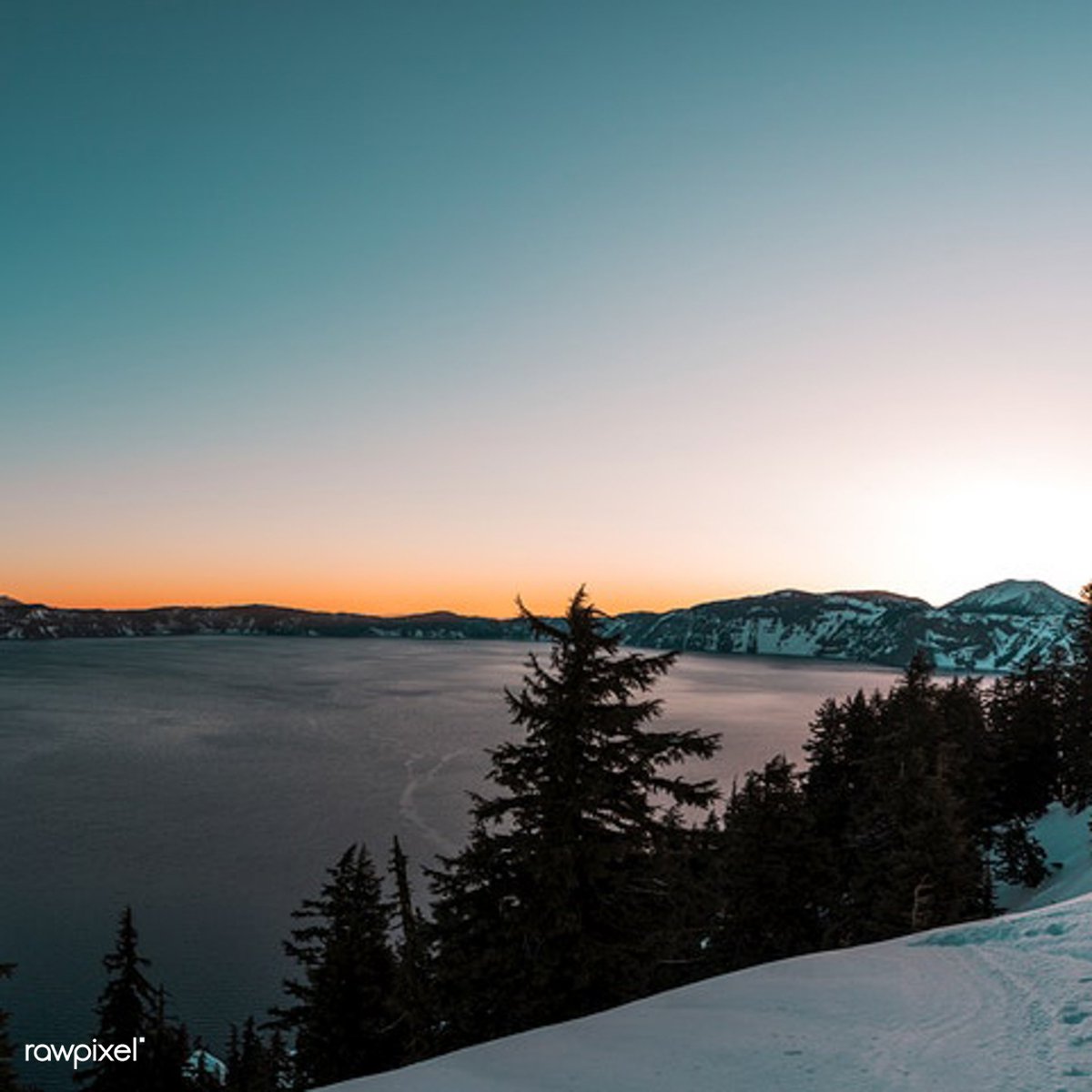 byrawpixel's tweet photo. The lake and the mountains have become my landscape, my real world. —Georges Simenon
Be dazzled by Casey Horner 's enchanting low light photography
Image ID: 429775 https://t.co/LFBtvqtoh5