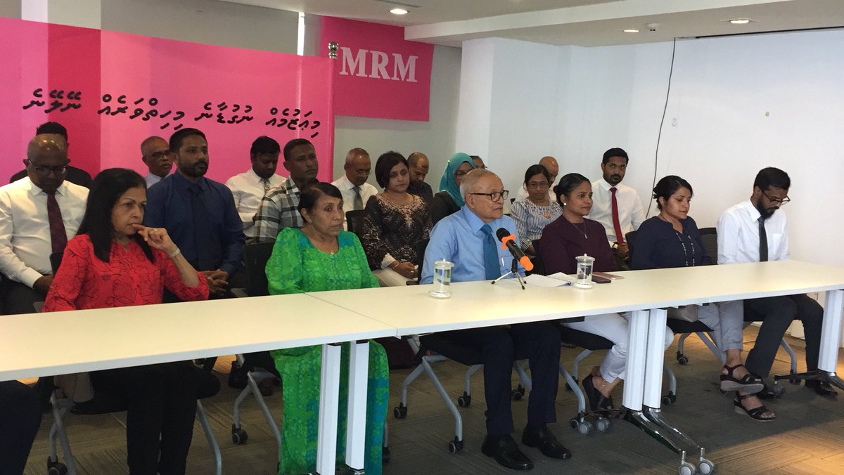 MaumoonTeam's tweet photo. MRM rasmeekoh siyasee party eh ge gothuga registry kuravvan Raees @maumoonagayoom ninmavaifi. Maruhabaa Raees Maumoon. Maruhabaa MRM. https://t.co/FI3RpU2xa5