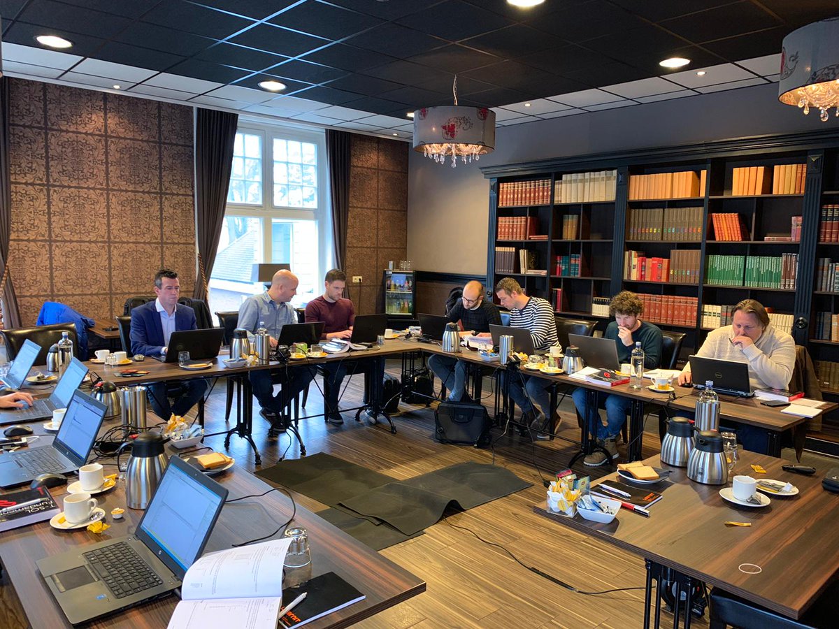 Vandaag spijkeren onze consultants hun technische kennis bij. Succes allemaal! #blijvenleren