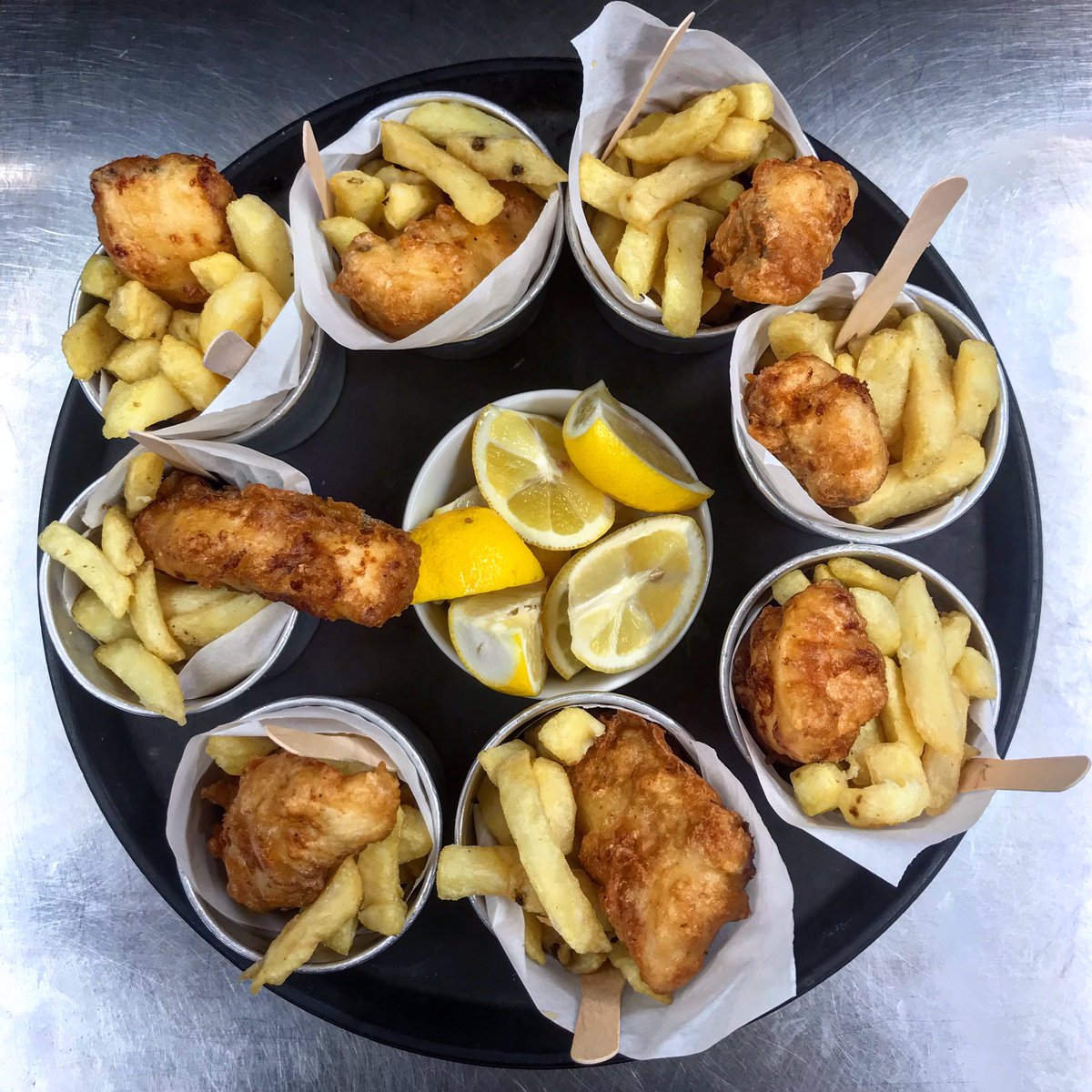 EastBeachCafe's tweet photo. 🐟 & 🍟 #minifishandchips #partyfood #functionfood #party #happybirthday https://t.co/arRBRFBxem