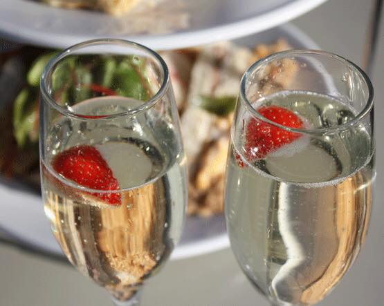AllegriaFood's tweet photo. Afternoon delight? - You bet ya!

Our brand new Afternoon Tea menu is now available book and includes an Italian twist in the form of mini pizzas! 🍕

View Menu 👉 https://t.co/bJ9al2Mftf https://t.co/hIodcTWP4b