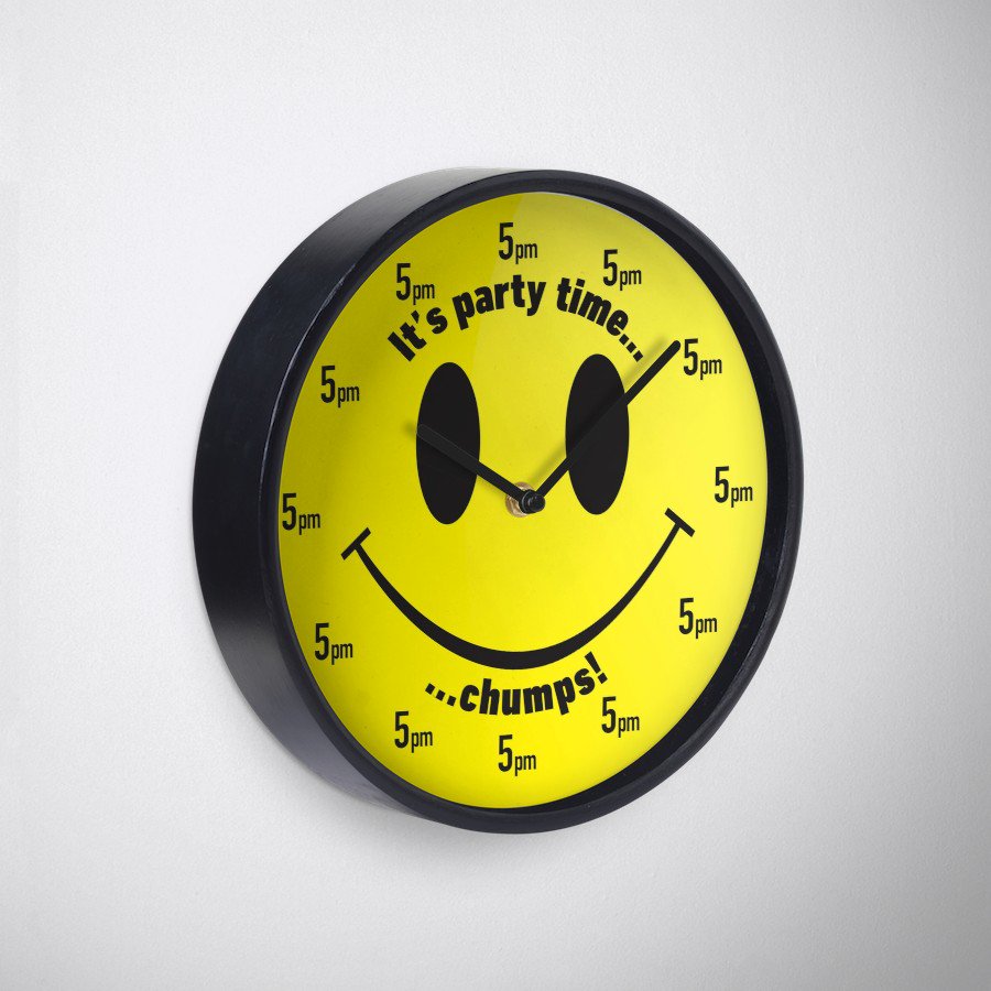 Allerbjer's tweet photo. It's party time #Chumps #clock #designed by #MonzterDesign on #redbubble https://t.co/CVUxZXKlxF via @redbubble Well it's five o'clock somewhere, right? #Partyclock #smile #partytime #5pm https://t.co/1trgzj0hnZ
