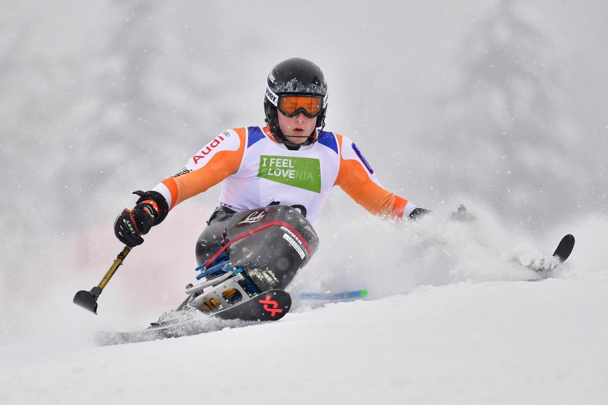 edwin_peek's tweet image. Vier uit vier voor zitskiër Jeroen #Kampschreur op het WK #ParaAlpine in Sella Nevea! @jeroenn99 is on fire 🔥 en wint z’n vierde wereldtitel Dit keer op de Super G voor #Oatway (Can) en #Pedersen (Noo) Niels de Langen wordt 6de, Floris Meijer 11de #SellaNevea2019 @NSkiV