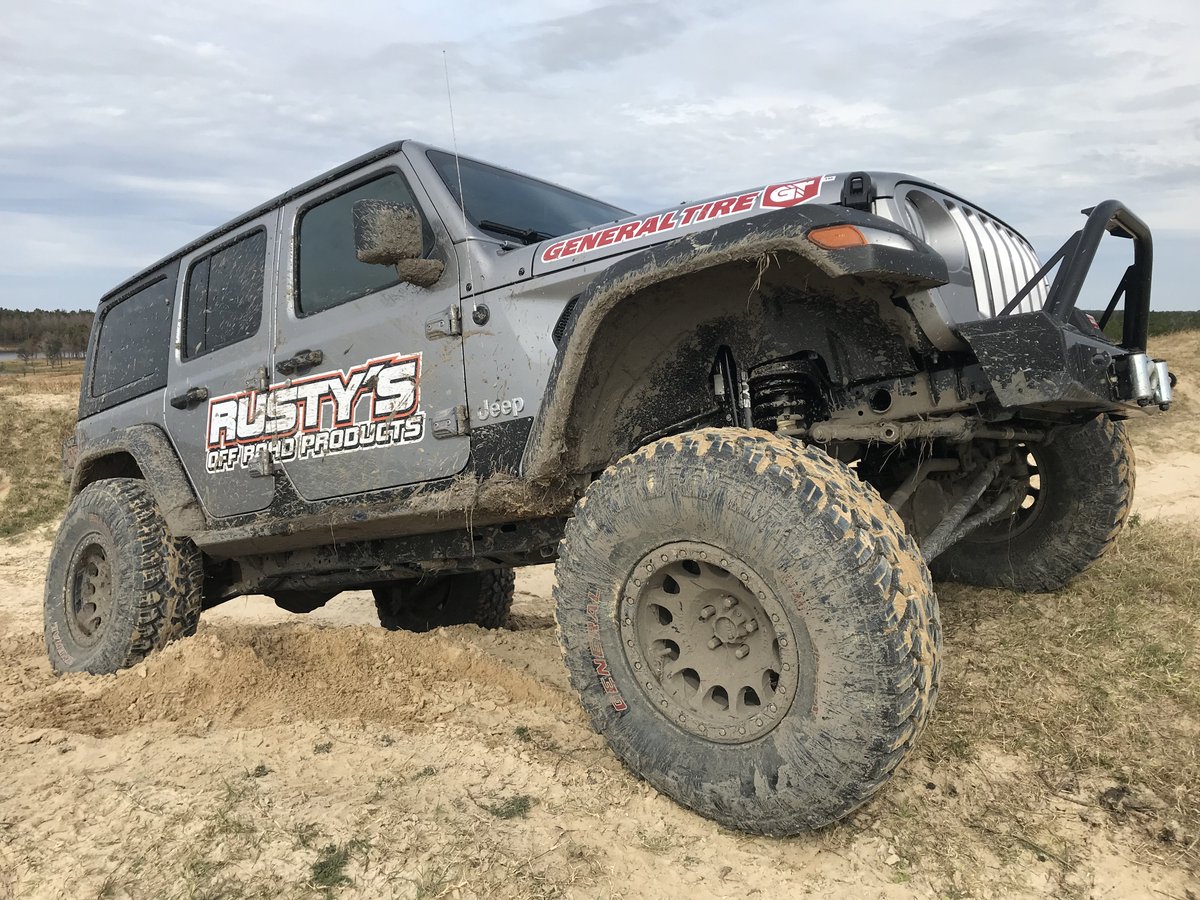 GeneralTire's tweet photo. The 1st annual Snow Bird Jeep Jamboree in Bartow, FL went down Jan. 24th-26th. Rusty @RustysOffRoad supporting the General Grabber X3!
#General_Tire #RustysOffRoad #AnywhereIsPossible #JeepJamboreeUSA https://t.co/8hluswC5Hk