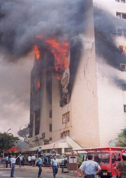 Sri Lanka Tweet 🇱🇰 💉 on Twitter: "#OnThisDay 1996 Central Bank Bomb  blast, one of the deadliest terrorist attacks by LTTE. 91 dead & 1400  injured @CBSL #LKA #SriLanka #OnThisDaySriLanka… https://t.co/TaToqi5lbi"