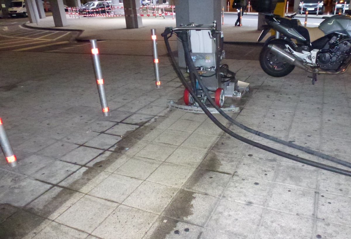 Check out the #ChewingGum &amp; #graffiti removal machine from MaxVac - The Gladiator MV7000 actually lifts #gum off pavements!