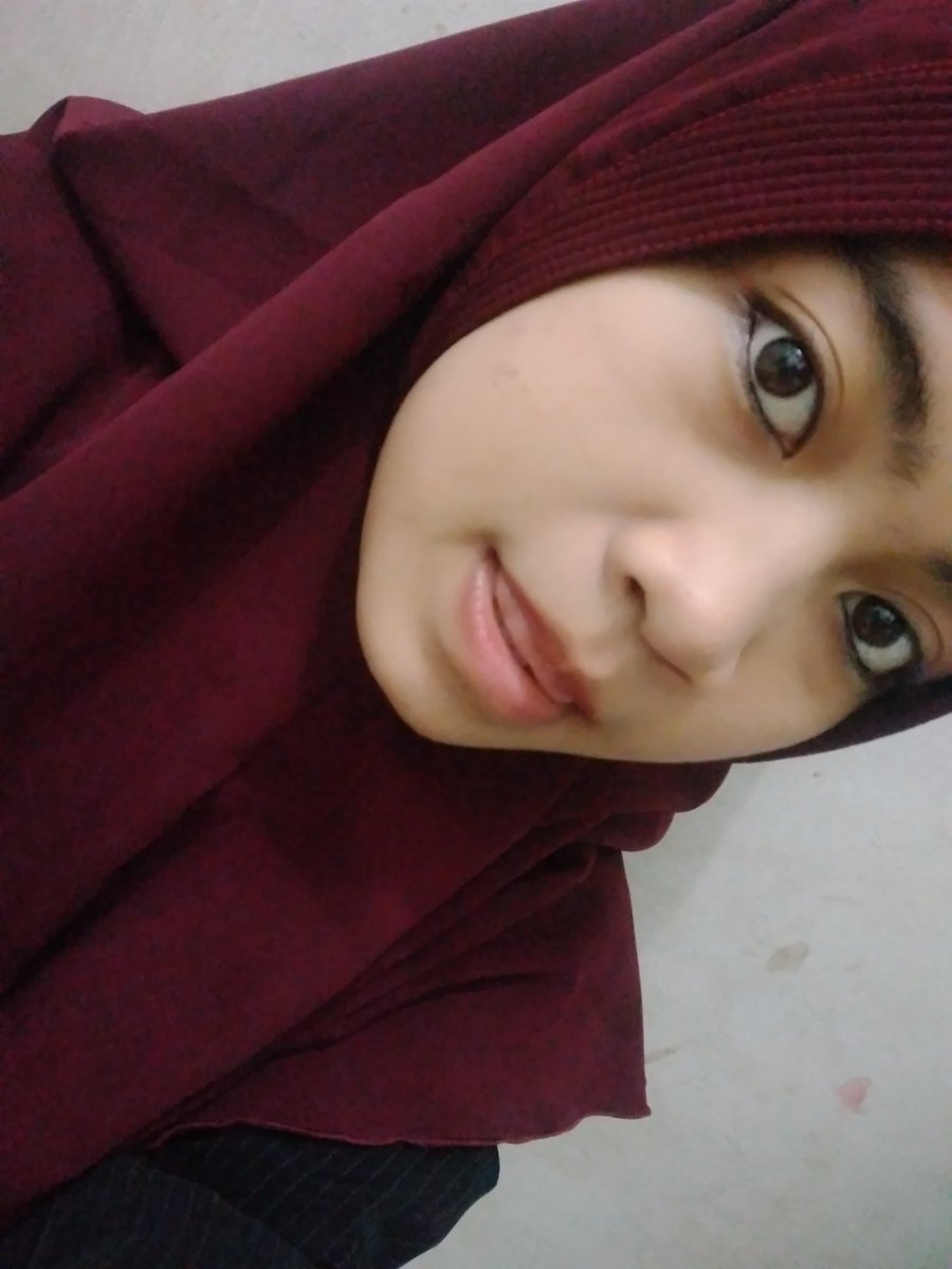 syujja's tweet photo. Malam..bertabur hujan..menunggu sang rembulan😞😢 https://t.co/FjwhsySpn8