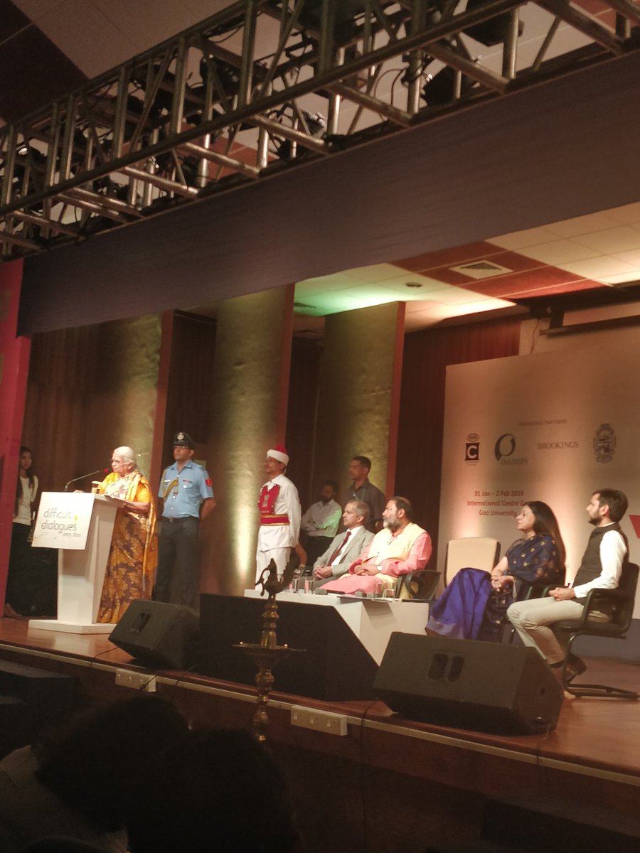 Geetika_Dang's tweet image. Her excellency Dr. Mridula Sinha, Governor of Goa, addressing scholars, practitioners and students at Goa University. #DifficultDialogues