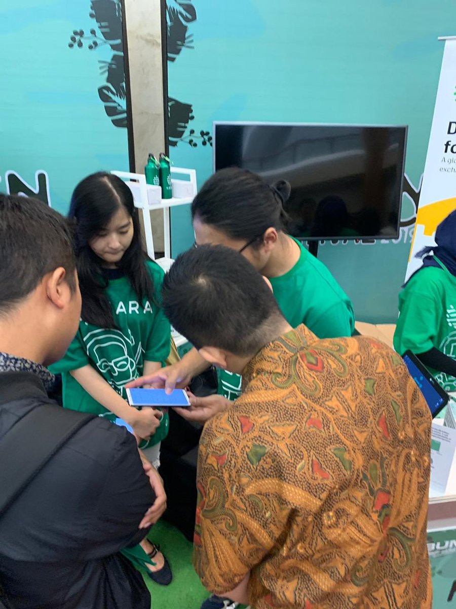 Thank you Green Festival! Thank you for everyone who stopped by our booth especially Mr. President <a href="/jokowi/">Joko Widodo</a> and Ms. Rini Soemarno, Minister of BUMN, hope to see you all very soon! #WeAreHARA #HARAToken