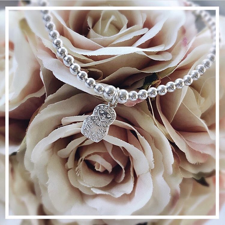 LLLoves_uk's tweet photo. How pretty is our Russian doll? It always reminds me of one my dad bought me back from his travels to Russia when I was little. 😊💜 #llloves #lllovesuk #lllovestory #love #styleoftheday #style #aboutalook #russiandoll #russian #fashionaddict #onlineshopping #sterlingsilver https://t.co/rkYvjJY3Df