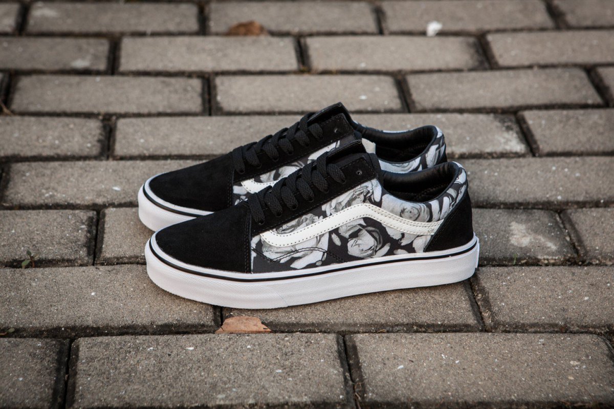 vans old skool black and white roses