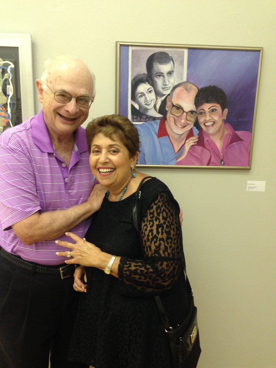 brendaferber's tweet image. This is amazing! Reminds me of this picture I took of my parents in front of the painting my mom made for their 25th wedding anniversary. They&apos;re coming up on their 58th anniversary this summer. 💑#RecursionFTW