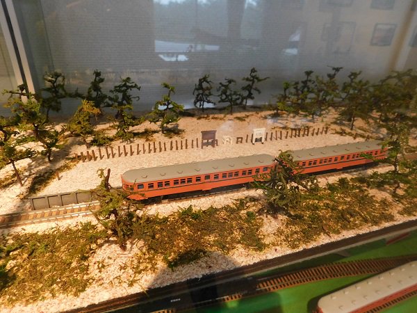 郡山のジュリーまにあ 思い出の南薩線展示会 では 80年台の伊集院駅のイメージと上日置駅イメージの ジオラマがおいてありました 南薩線のnゲージやhoゲオ字は見たことありませんでしたが 驚きなのは 車両は紙製だそうです すごい技術力です 南 郡山のジュリーまにあ 思い出の南薩線展示会 では 80年台の伊集院駅のイメージと上日置駅イメージの ジオラマがおいてありました 南薩線のnゲージやhoゲオ字は見たことありませんでしたが 驚きなのは 車両は紙製だそうです すごい技術力です 南