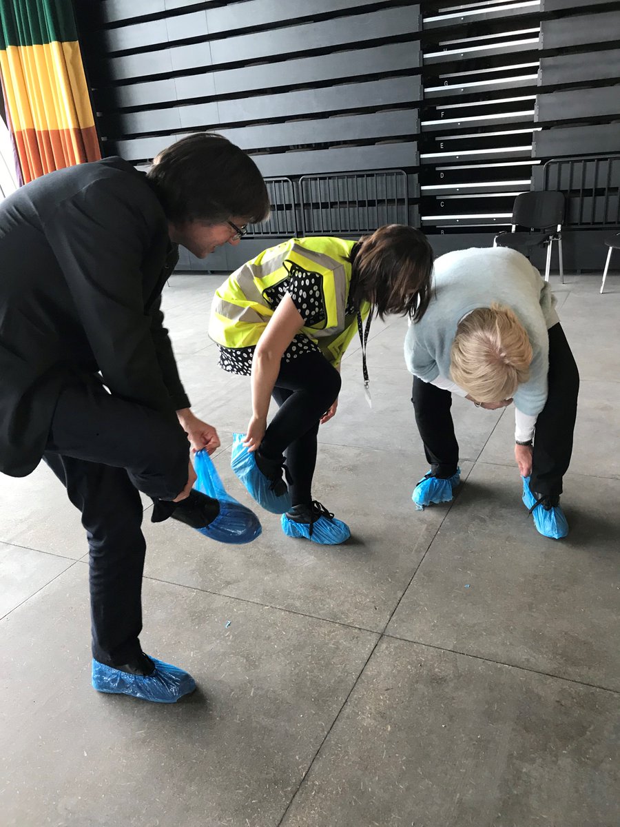 MK_Gallery's tweet image. #44days to go and we’ve been putting on our blue shoes to walk the new gallery #MiltonKeynes #mk #newbuild #newmkgallery #gallery