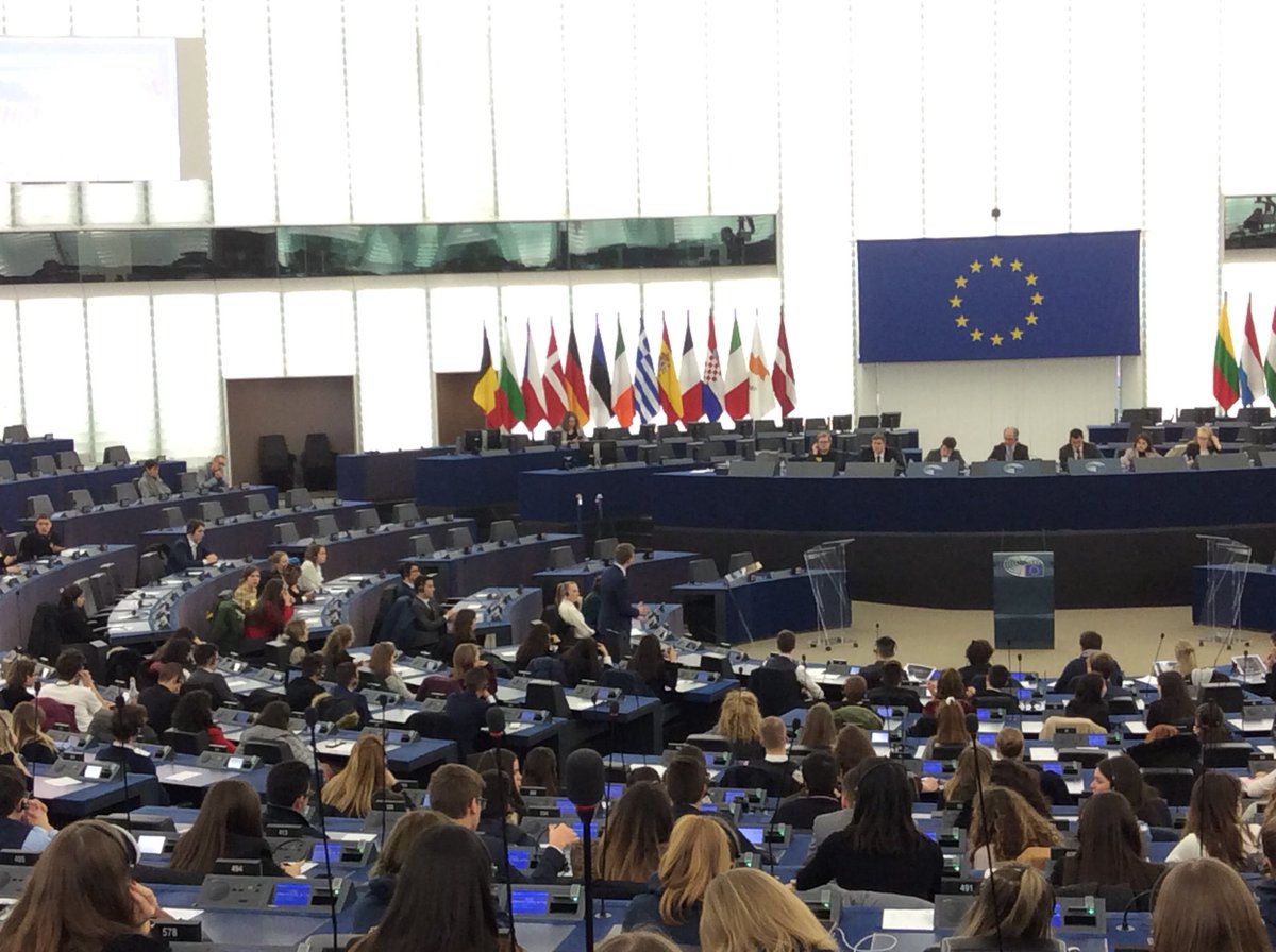 Shaun, Robert and Alice have all just asked questions about the Human Righs proposal! Génial!