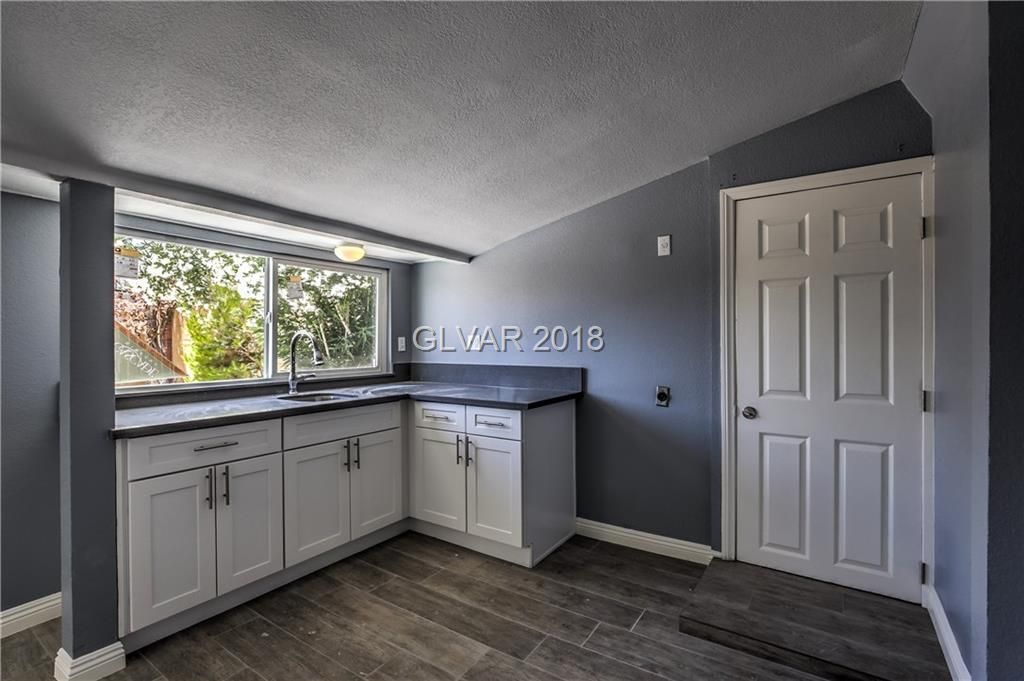 amrenrealty's tweet photo. More
Remodeled House For Sale in Las Vegas 🏡

4 beds 5.5 baths 2,251 sqft

➡️ For more information click https://t.co/paNhnntfcJ 

Contact us at ☎️ 702-812-6828 https://t.co/RDlzRDifsL