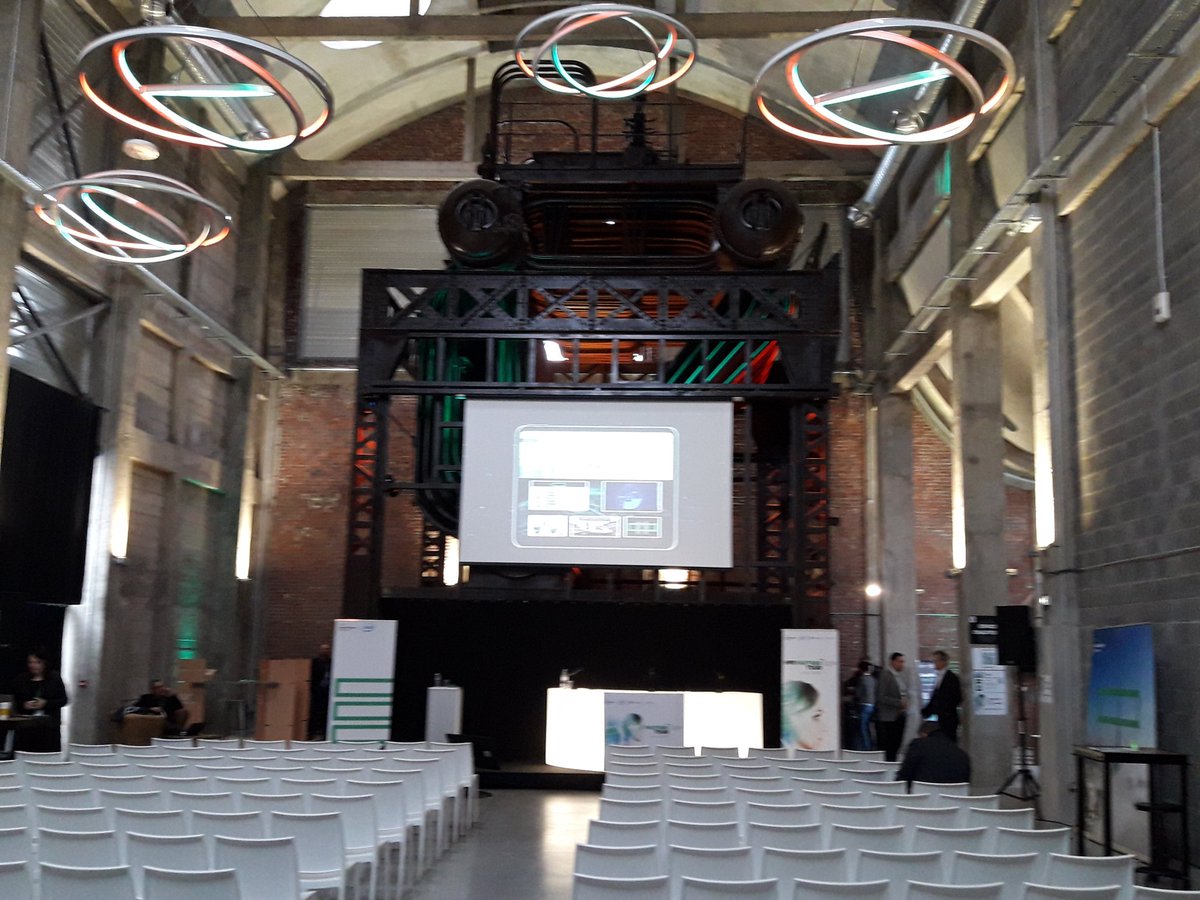XtianLaporte's tweet photo. Tout est prêt pour accueillir nos partenaires au #HPEPartnerTour @lachaufferie Tourcoing. Avec @ClemenceDrllt nous présenterons l'apport de l' #IA pour la gestion du #Datacenter https://t.co/JryCjCpVPT