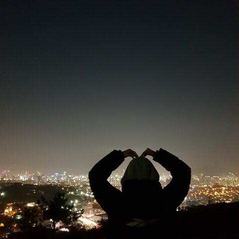 Still_WannaOne's tweet photo. 공카가 얼려지기 전날 밤 , 진영이가 공카 와서 워너블 보여 주려고 전부터 기다렸다면서 차근차근 우리와의 추억을 담는 과정을 하나하나 찍어서 보여주는데 어떻게 평생 워너블을 안 할 수가 있겠어,, 영원히 함께하자 워너원 워너블 https://t.co/z9yqIIsfsb