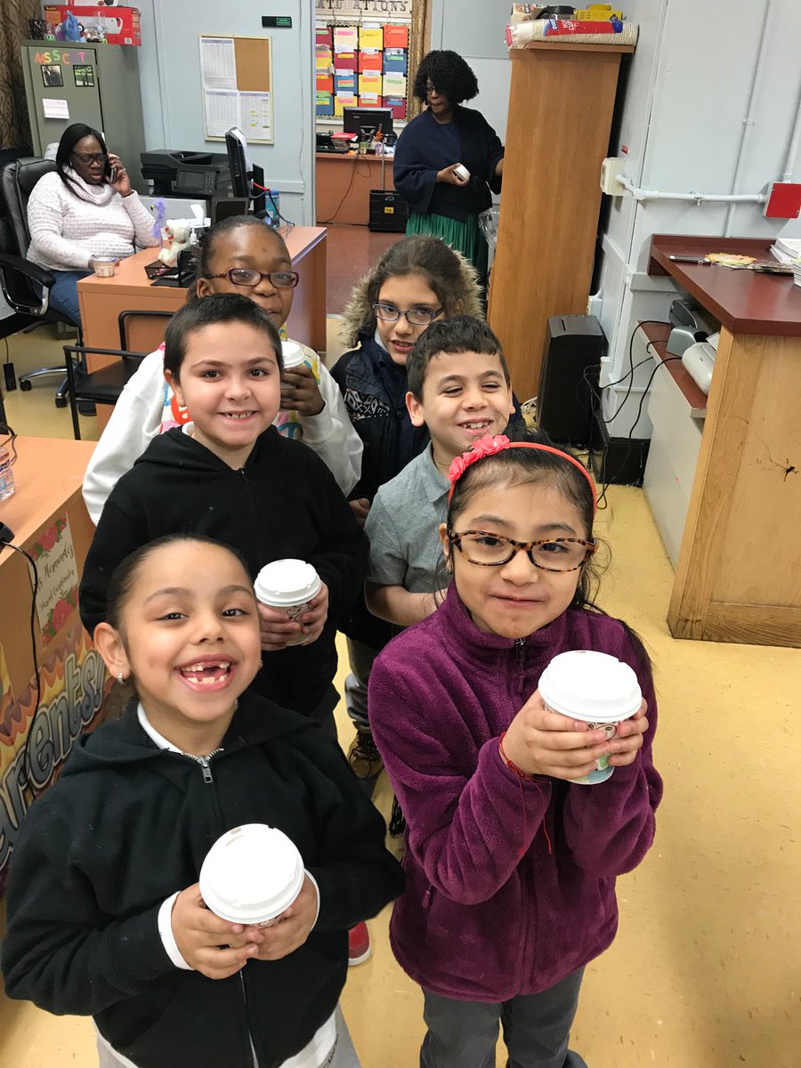ProfessorV1's tweet photo. Hot chocolate on a COLD day. Thanks Professor Caesar! #MosaicPrepCARES https://t.co/c1G8sCAgmj