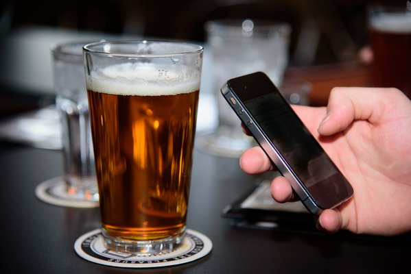 1stPointComms's tweet photo. Join in on this #Poll...

Poll: Would you like #mobilephones banned in your local #pub >>> https://t.co/svTewqKYhO

Let us know your thoughts #Worcestershirehour...?!?!

#PhoneNews #PhoneBan #PhoneDebate #PhonePoll https://t.co/Uyk71RWcRz