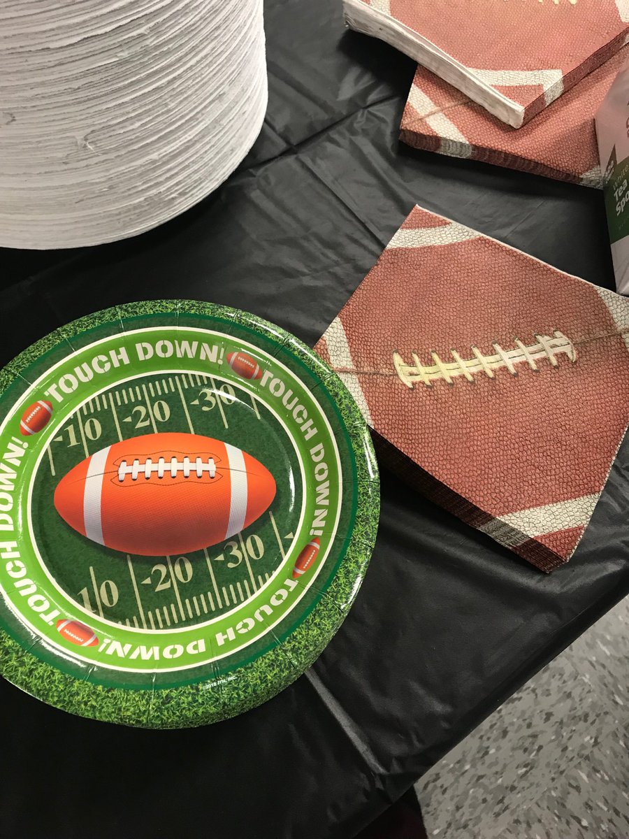 JFTatemES's tweet photo. Souper Bowl Lunch today ⁦@JFTatemES⁩ ! #tatemtigerpride 😋🤩🏈 Get your game on! Vote for your fave. #soup #chili https://t.co/fM9AJueGxH