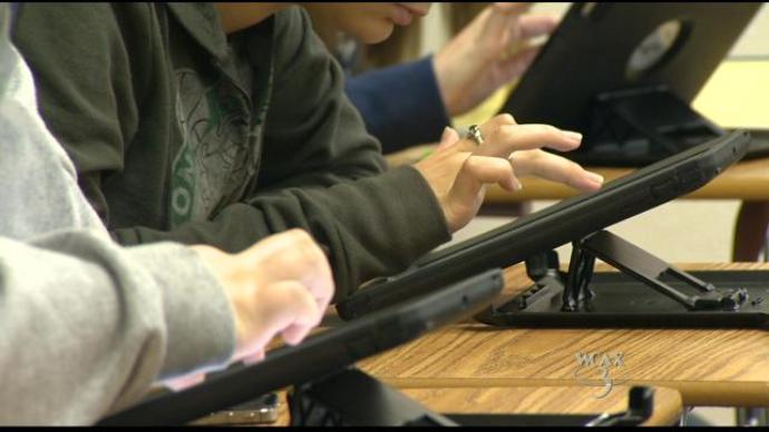 wcax's tweet photo. Gov. Phil Scott wants Vermont schools to provide math and science credits for students who take computer science courses. https://t.co/Cg3rgSPqeP https://t.co/NbXJmlS70V