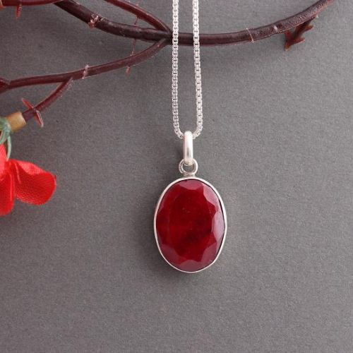 FabNineDesign's tweet photo. How To Style Genuine Gemstone Pendants With Other Accessories? Read more @ https://t.co/A4o8LiZDP1

#Pendants #Jewelry #SterlingSilver #finejewelry #jewelrygoals #jewelrydesign #jewelrydesigner #jewelryofinstagram #jewellerymaker #jotd #inspriationiseverywhere #statementjewelry https://t.co/Txst4aKAT0