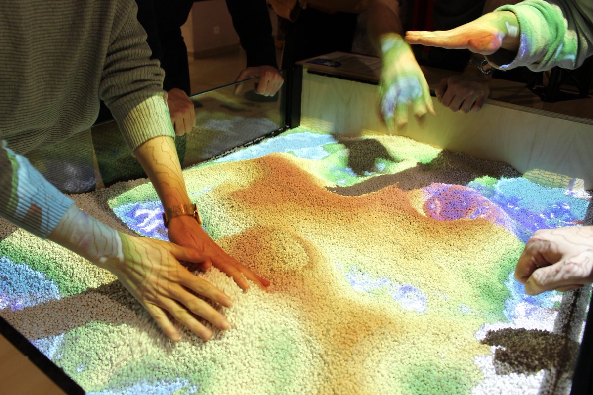 Exploradome's tweet photo. Ce WE, retrouvez la manip' "Paysage interactif" réalisée par @AtelierAPIS entre les murs d'@IGNFrance ! https://t.co/dQQjCkypBL