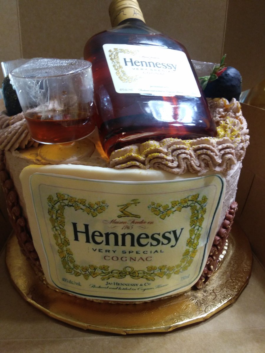 ChebraDavenpor1's tweet image. *Hennessey Cake*
*Orderline:954-549-5571*
#smallone #fromscratch #cake 
#hennessey