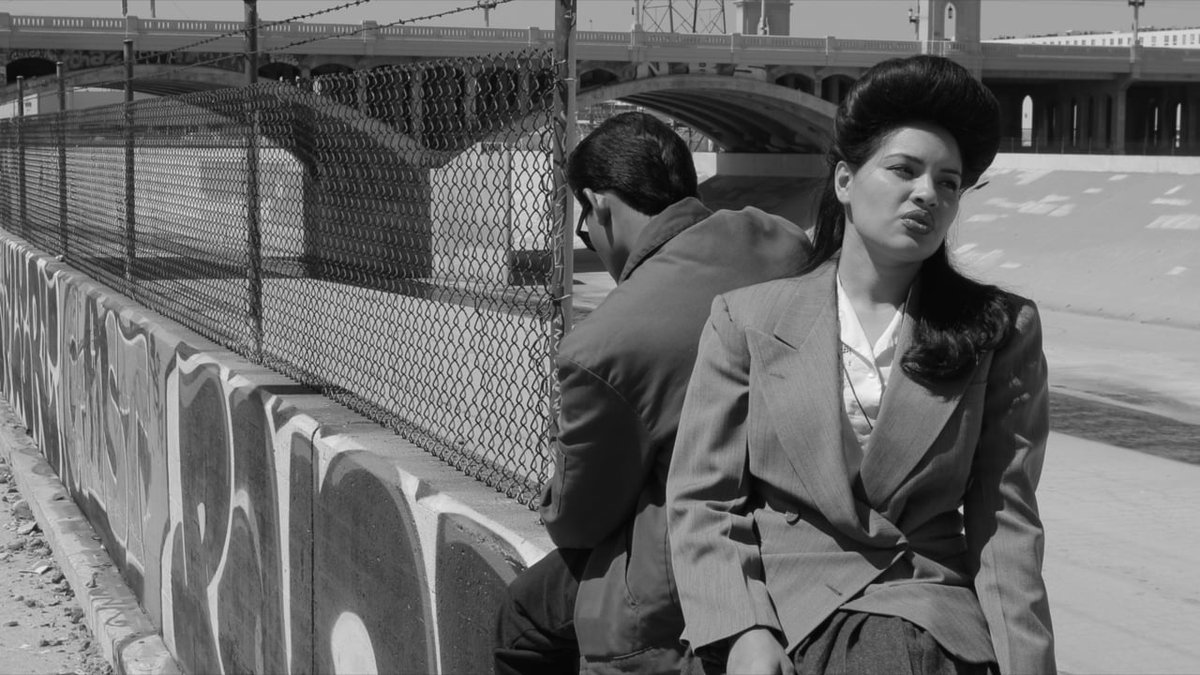 GladysPalmera's tweet photo. Un podcast de #LaCoctelera muy 'Dark &amp; Stormy' con nueva música de @HeladoNegro @Beatspoke @FeminaMusica #cochemea #theelakesiders @peresounds @neftaoficial y más:  https://t.co/kLymnjsmiM https://t.co/GYh7Dmk61L