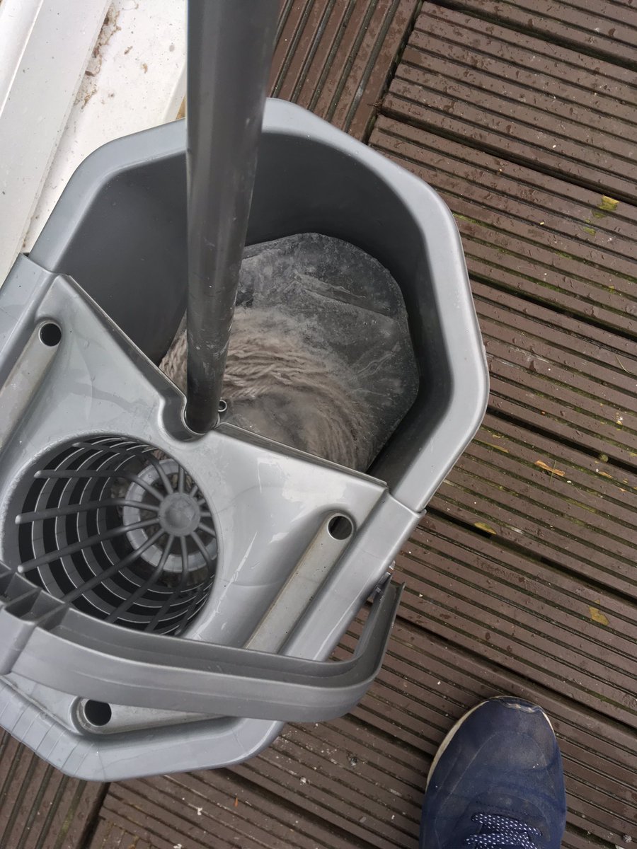 ValetingTd's tweet photo. Guessing I ent going to mop the floor today #worcestershirehour https://t.co/y1iurhiYp8