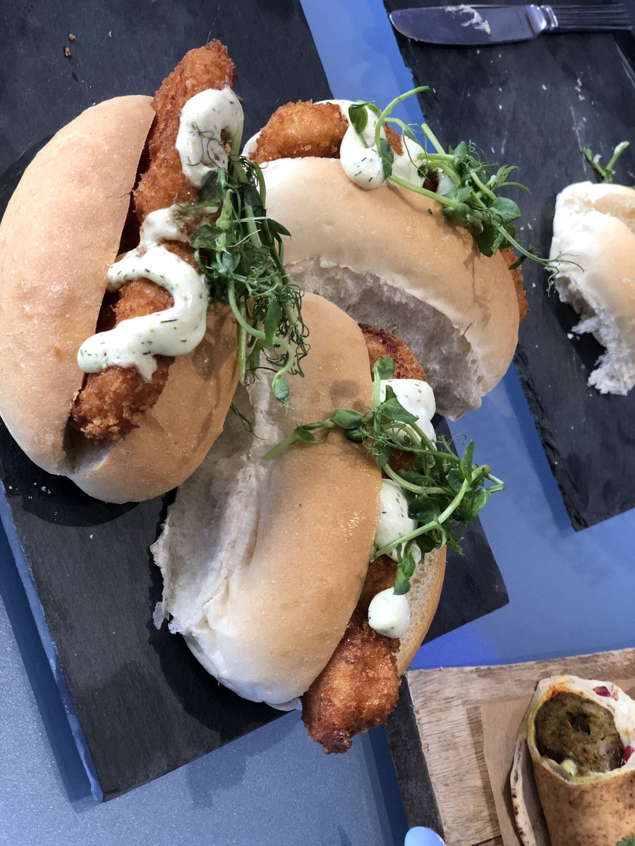 Steph00Brown's tweet photo. Today’s fab lunch! Yum! #centerplateuk https://t.co/qchL7VbLa1