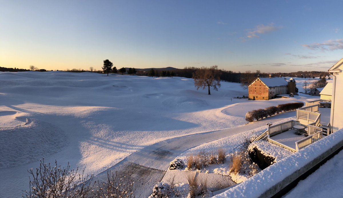 WorthingtonGolf's tweet photo. Beautiful sunrise this balmy morning. Hard to believe we are hoping to re-open the golf course on Sunday. Stay tuned!
@tenacioustopper
@wusa9
#wusa9weather
@nbcwashington
#nbcweather
@wtop
#wtopweather https://t.co/b7xOIqPMT8