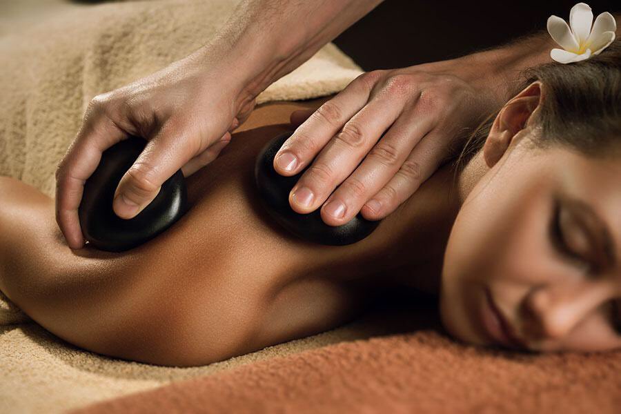 Knddtrnqlty's tweet photo. 🥶🥶🥶

Top 5 Benefits of Hot Stone Massage

1. Relieve spasms, tension &amp; aides in muscle relaxation.
2. reduces stress &amp; anxiety
3. Improves blood circulation 
4. Helps to promote better sleeps
5. Helps to create a sense of comfort/warmth
#massagetherapy #itsKneaded https://t.co/cUtdLVwqc1