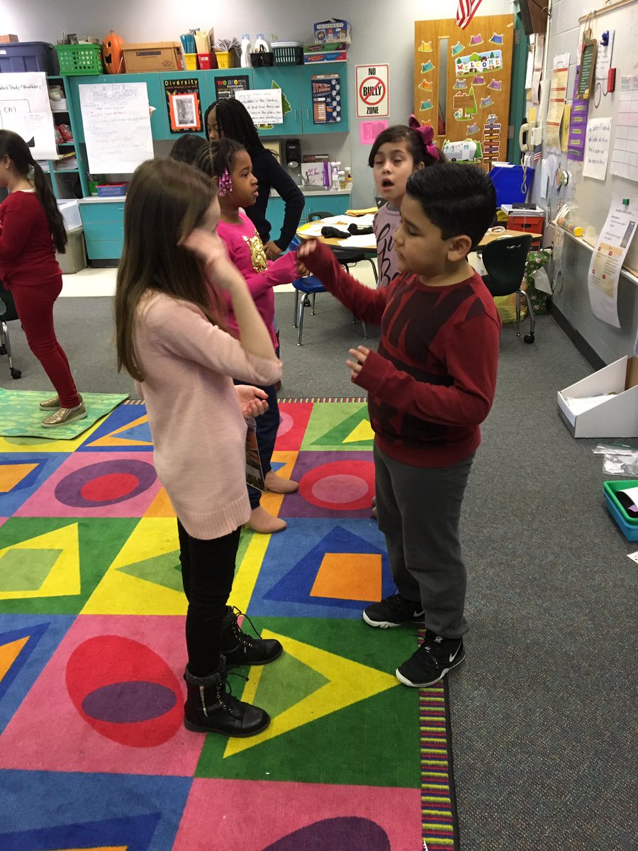 mahersstarsgr5's tweet image. @maherstarsgr3 inside and outside circles! #talkingaboutmath