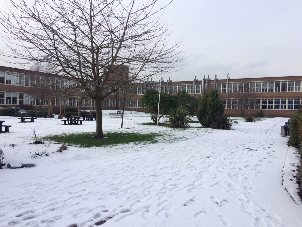rjbrer's tweet photo. Because of #snow I need warming up with #coffee #costa @GlyndwrUni #cafe45 https://t.co/Kp6GBKQPYO