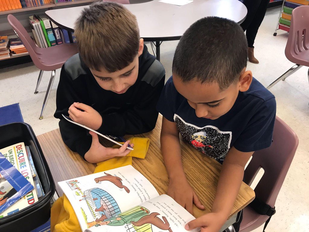 TwinLakes_HCPS's tweet photo. Celebrating Literacy Week with some buddy reading. @HCPSArea2 https://t.co/F7JaPJA0eg