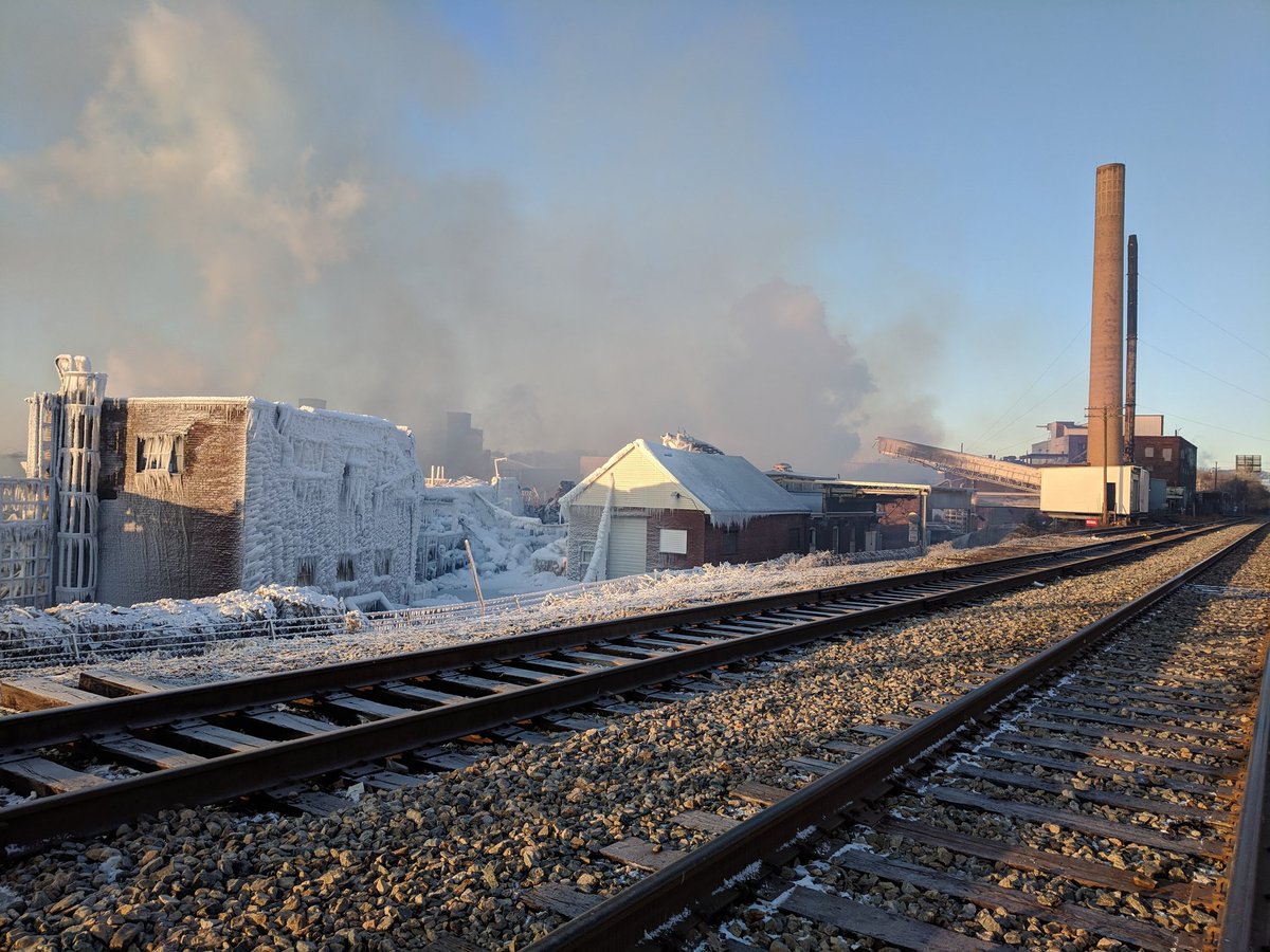 KaitlynKanzler8's tweet photo. The photos of the ice covered remains of the #Marcal building are eerie as smoke still rises from the rubble and ash flies through the air. #MarcalPaper #MarcalFire @northjersey https://t.co/ORjcqjUpuk