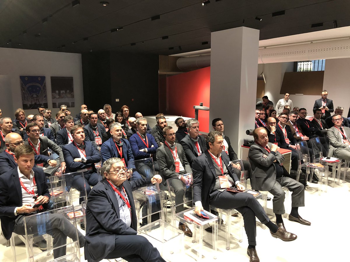 aesse65's tweet photo. #KickOffInternationalMeeting @iGuzzini #Milan #DayFirst https://t.co/9I9AUdu9eq