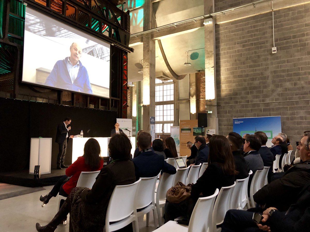 En direct live de #Lille Intervention de <a href="/ericdebray/">Eric Debray</a> sur les tendances du marché IT ! #HpePartnerTour <a href="/HPE_FR/">HPE France</a> <a href="/ArubaNetworks/">arubanetworks</a>