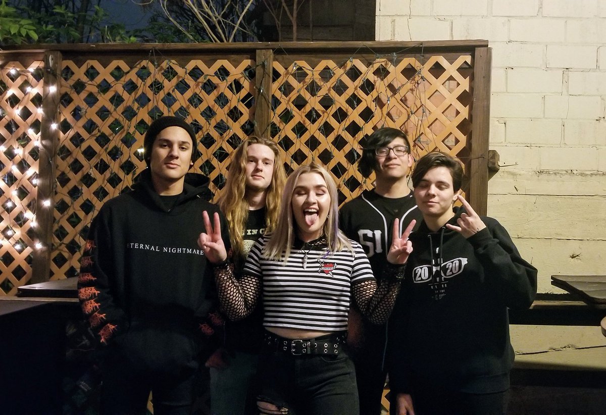 FindingSept's tweet image. 👀LOOK WHO STOPPED BY THE SHOW LAST NIGHT!!!! 🖤🖤🖤

#fsfam