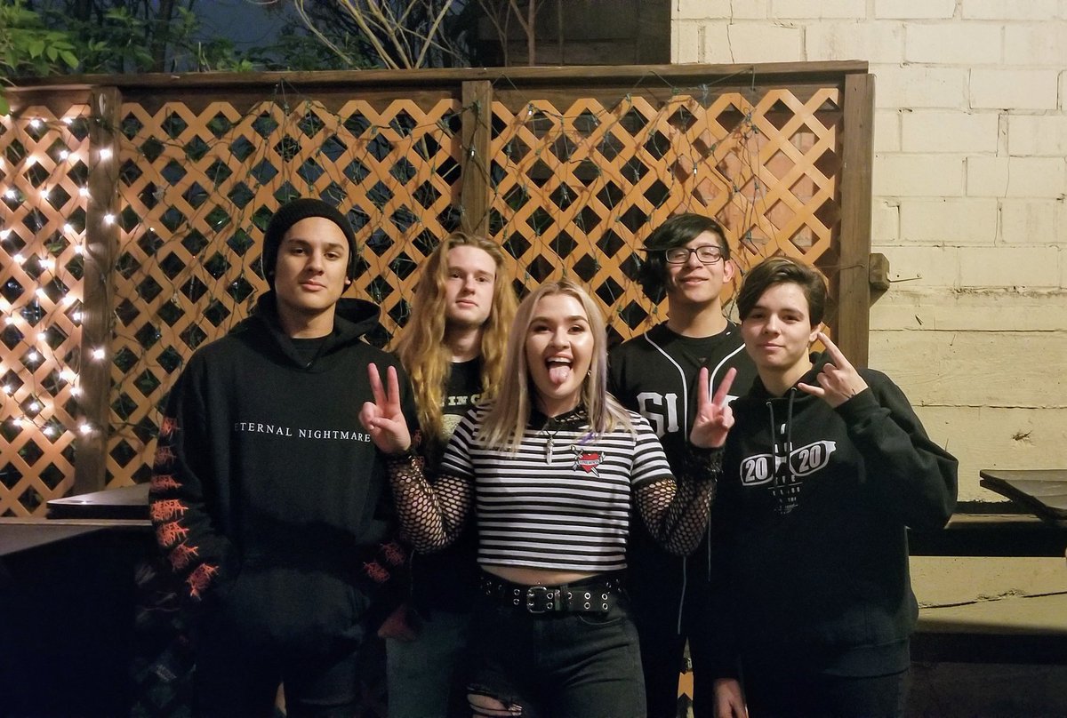 FindingSept's tweet image. 👀LOOK WHO STOPPED BY THE SHOW LAST NIGHT!!!! 🖤🖤🖤

#fsfam