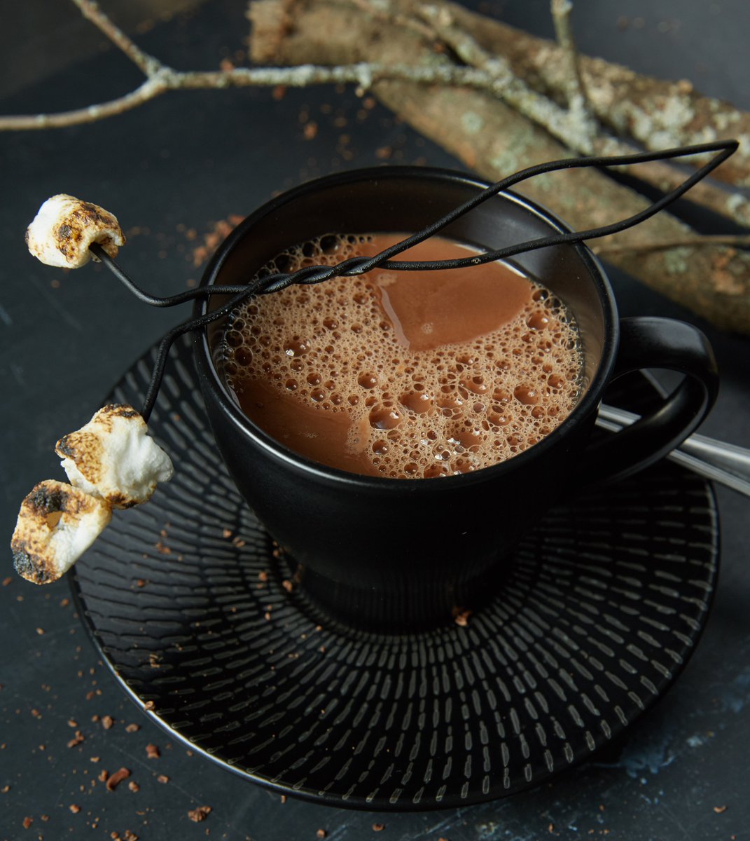 OneidaFS's tweet image. Is it really hot chocolate without the marshmallows?

🍽: Urban Black Collection #ThisIsOneida
🔗: View in 3D on Plate Envy zurl.co/gnpC