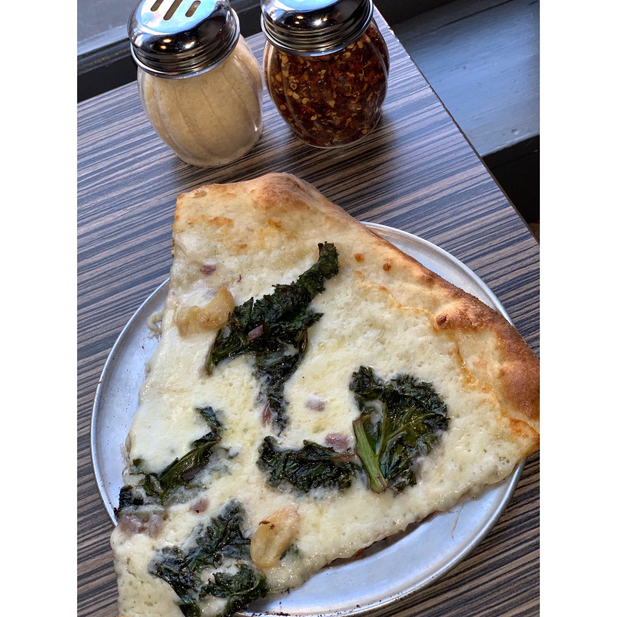 piepushers's tweet photo. brighten up your winter and #comegrabaslice of the #winterkale. with an olive oil base, kale, roasted garlic + pecorino— it’s a fan favorite that won’t let you down ❄️ 🥬 🍕 #yum #comegrabaslice #bullcitypizza #takingcallins #pickupordelivery #pizzaalldayeveryday https://t.co/Om4juO7Z0g