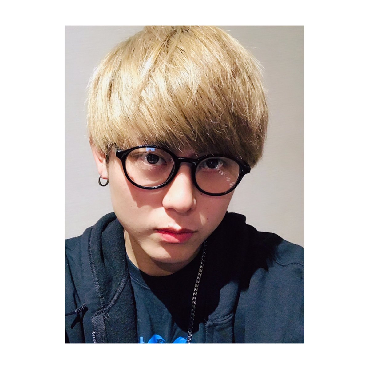 Uzivatel 馬場 涼真 Cool X Na Twitteru 黒縁眼鏡 似合わない系男子 黒縁メガネ 黒縁眼鏡 Music Osu Coolx Singer クルエク 歌 大須 馬場涼真 クルエクメジャー