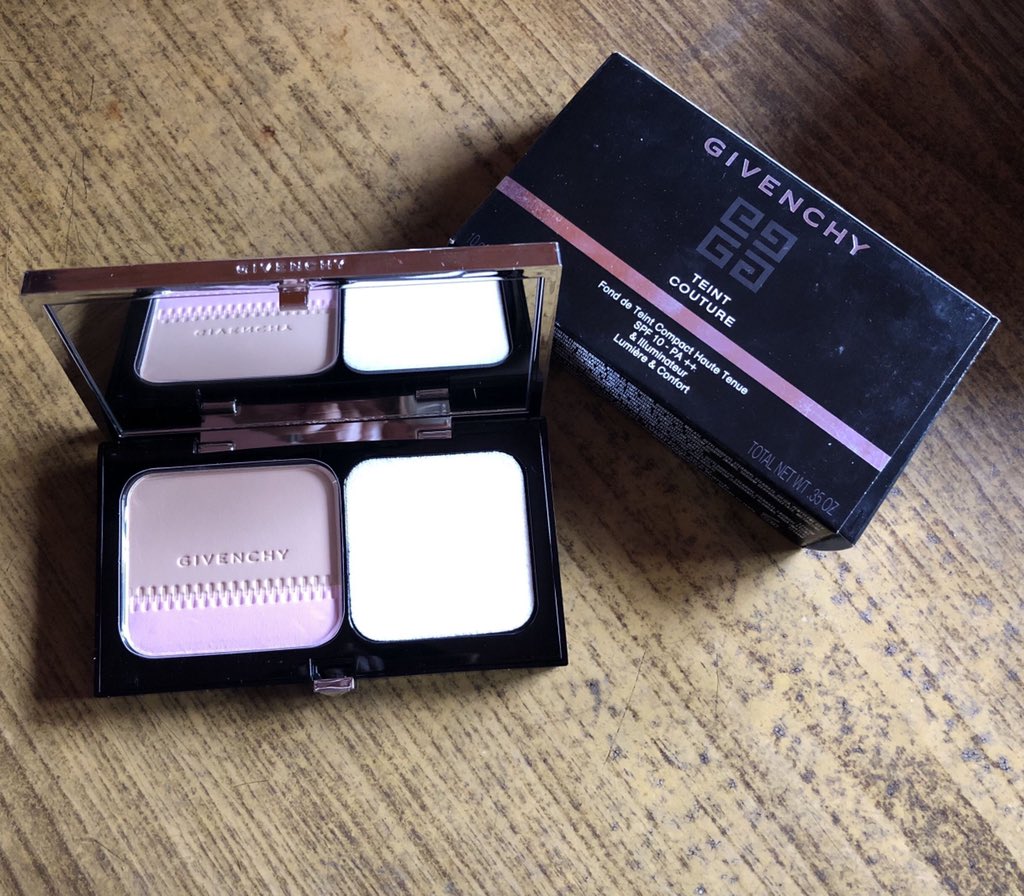 GlamNature's tweet photo. The Givenchy compact review https://t.co/RKjkcvEmeh https://t.co/oLVrmt4yO8