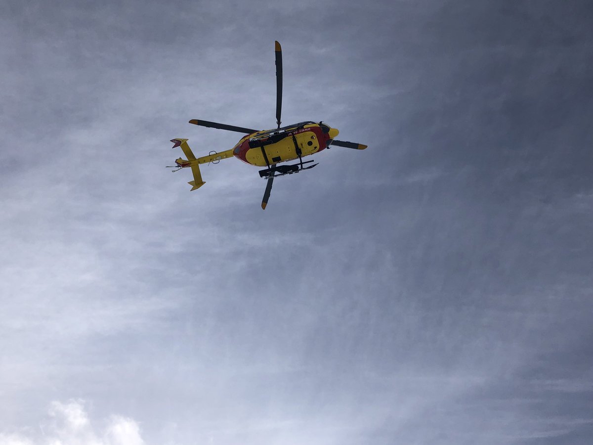 udsp06's tweet photo. [#SecoursEnMontagne] Unir les forces pour protéger, sauver et secourir quels que soient les milieux. En montagne comme ailleurs, les @PompiersFR portent aussi #secours : #EnsemblePlusLoin. https://t.co/1Qpm6GcTbS
