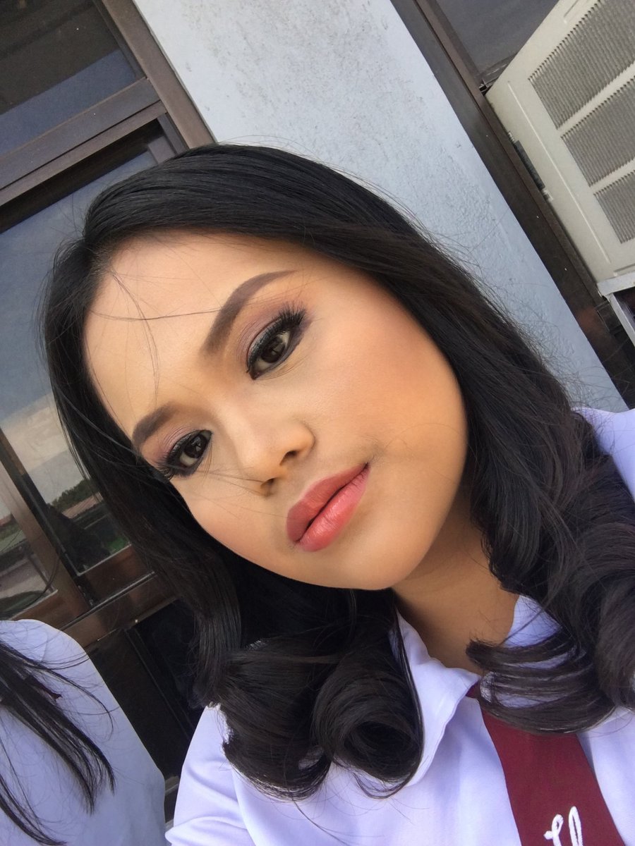 pacs04647170's tweet photo. Stand out lady go!
#MakeUpByDonGuiao
#BeautyWithClass https://t.co/44dbFn0bjP