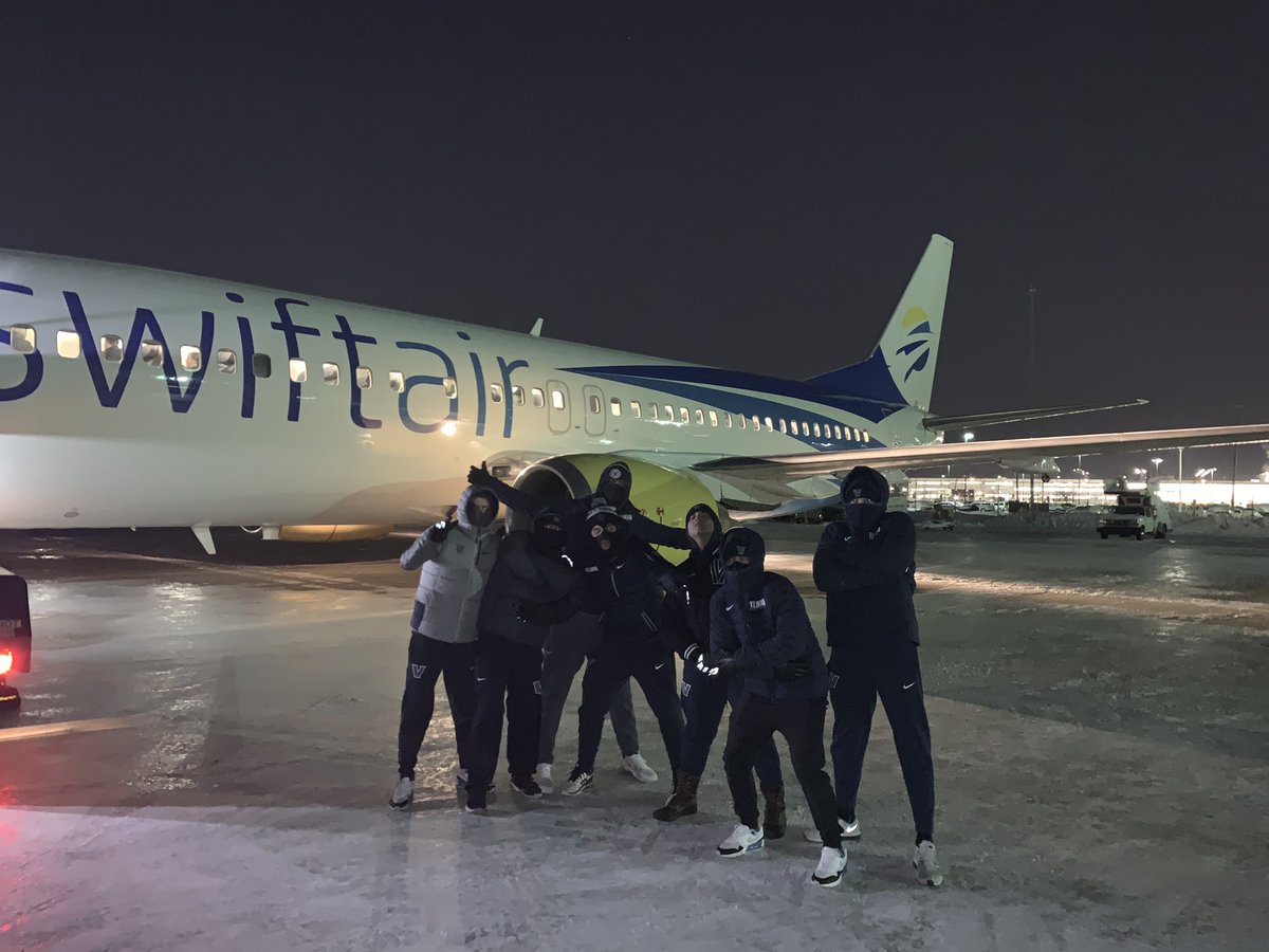 CoachJayWright's tweet photo. Total commitment of @NovaManager and Grad Assistants working in -21° weather in Chicago !!! https://t.co/aGKfAQe18y